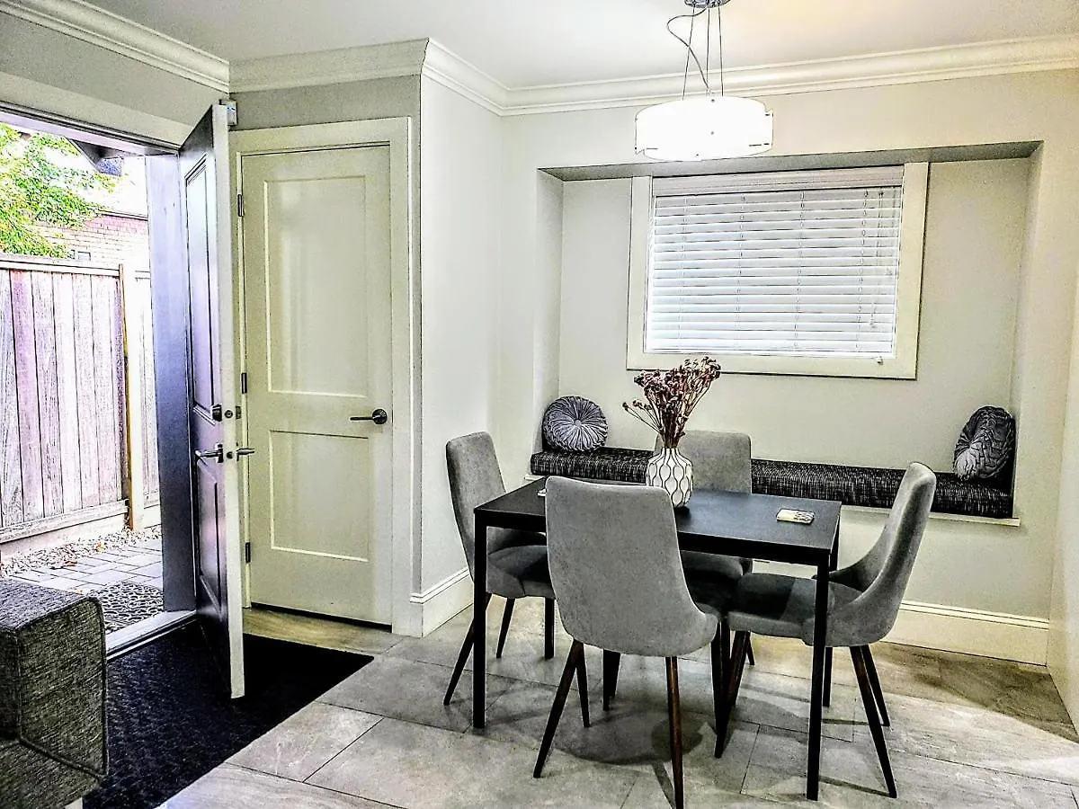 Holiday home New Urban Modern Main Street House Villa Vancouver