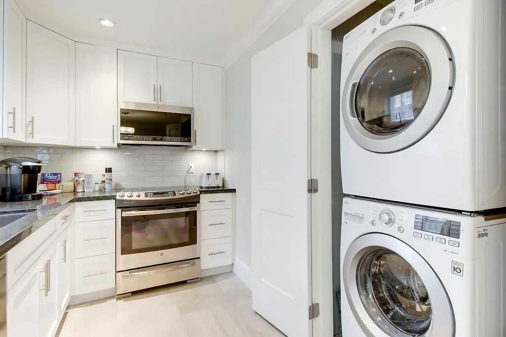 Holiday home New Urban Modern Main Street House Villa Vancouver