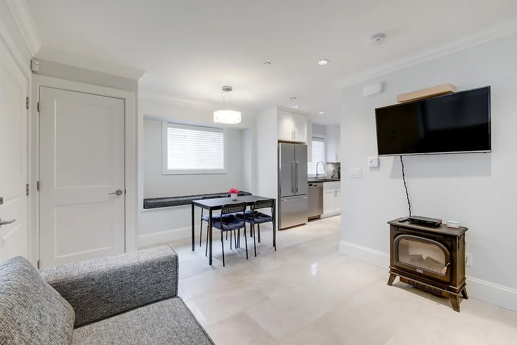 فيلا New Urban Modern Main Street House فانكوفر
