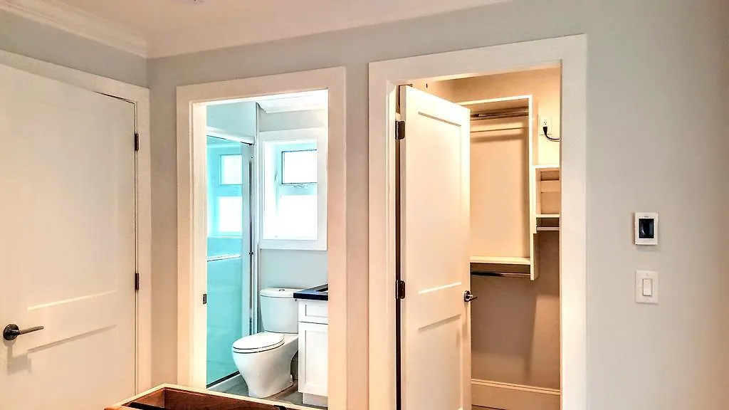 بيت للعطل فيلا New Urban Modern Main Street House فانكوفر