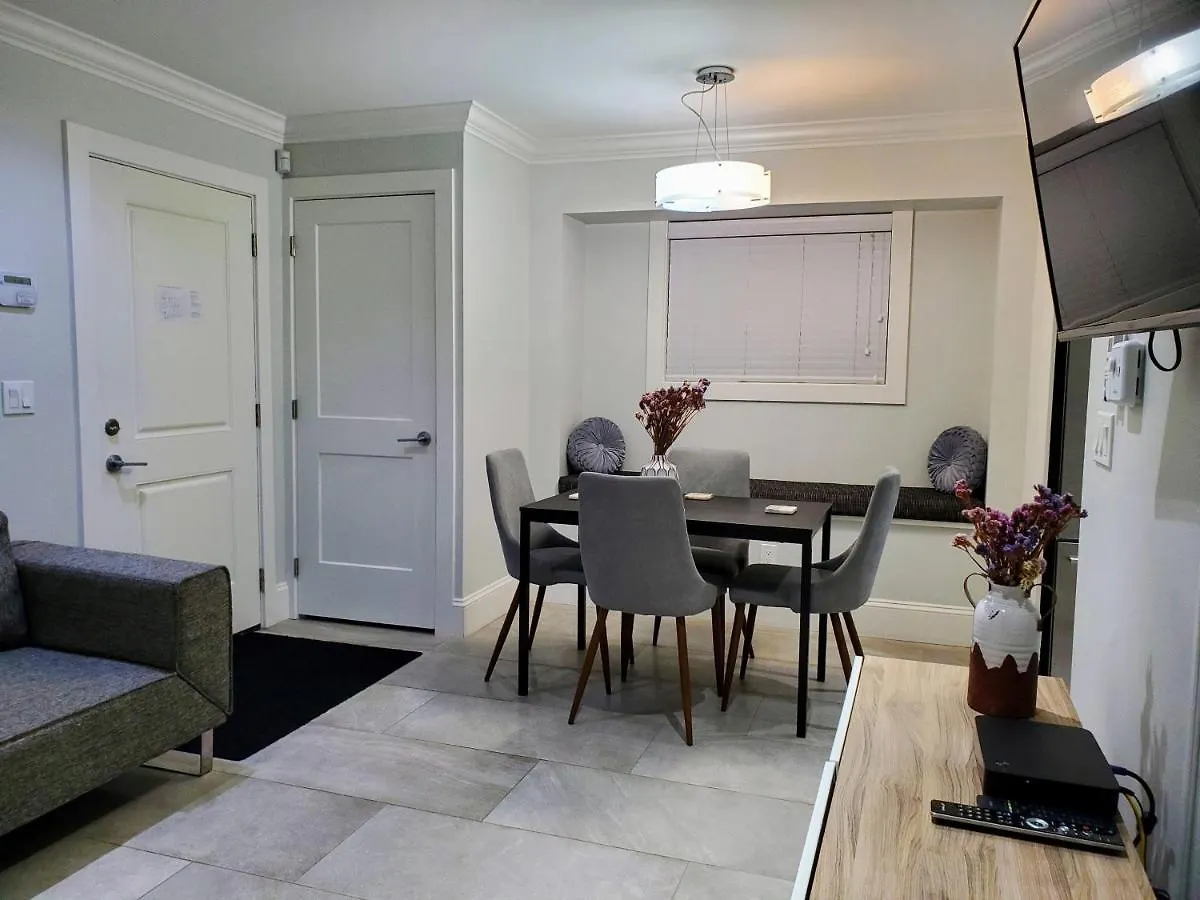 New Urban Modern Main Street House Villa Vancouver 0*,  Canada